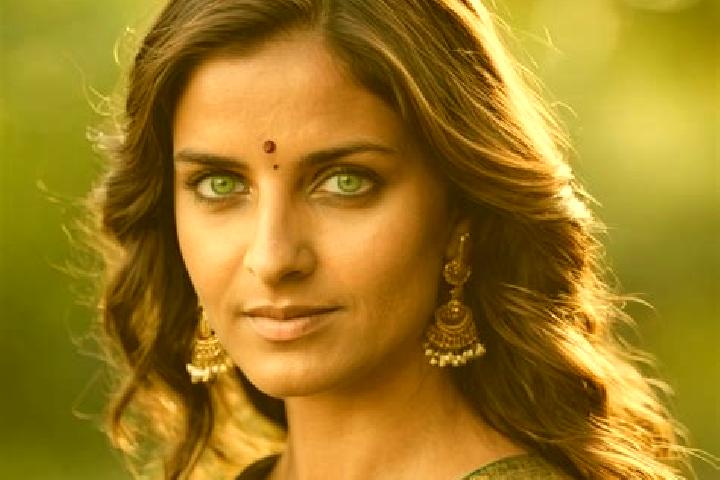 Hazel, 27, a brunette green-eyed indian companion based in Yaropolets. Offering Dinner Date, 69, Erotic Massage, Roleplay. Available for incall and outcall, ...