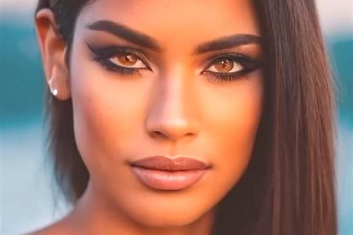Hazel, 27, a red brown-eyed latina companion based in Brosso. Offering Roleplay, Prostate Massage, GFE, Domination, Party Girl. Available for incall and outc...