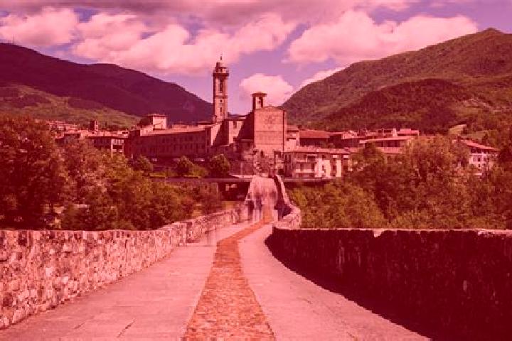 Hazel, 27 — Escort in Gropparello, Italy