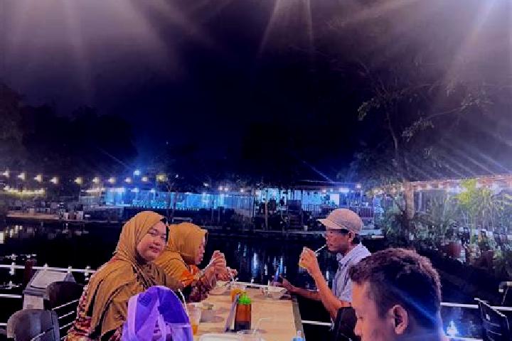 Hazel, 27 — Escort in Surulangun Rawas, Indonesia