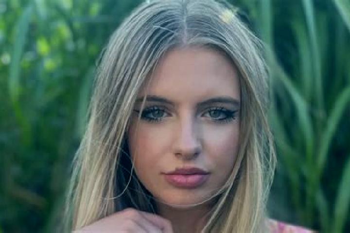Hazel, 27 — Escort in Zichen-Zussen-Bolder, Belgium