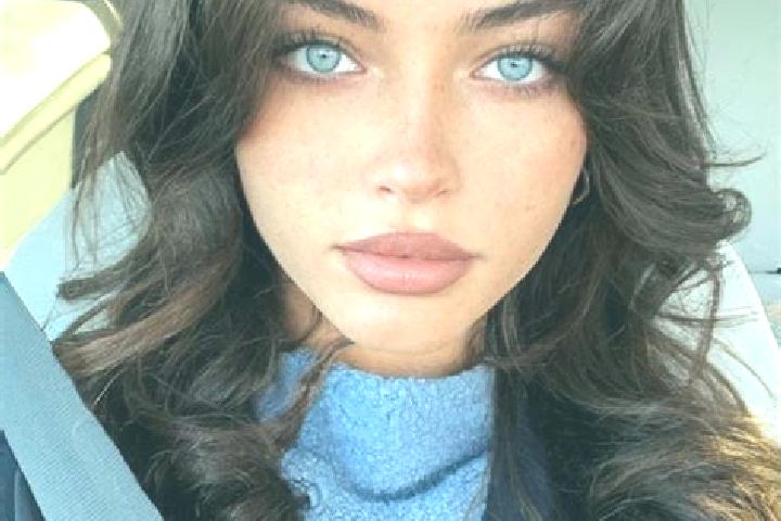 Hazel, 28, a brunette dark-eyed caucasian companion based in Davos. Offering Dinner Date, Party Girl, Erotic Massage. Available for incall and outcall, overn...