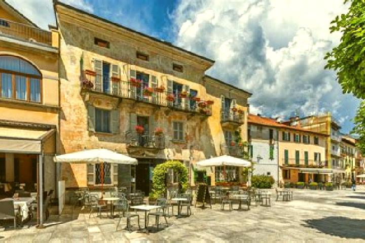 Hazel, 28 — Escort in Cannobio, Italy
