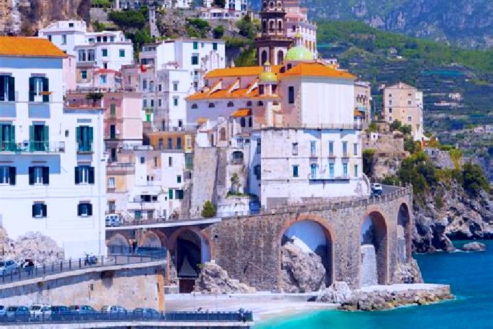 Hazel, 28 — Escort in Feisoglio, Italy