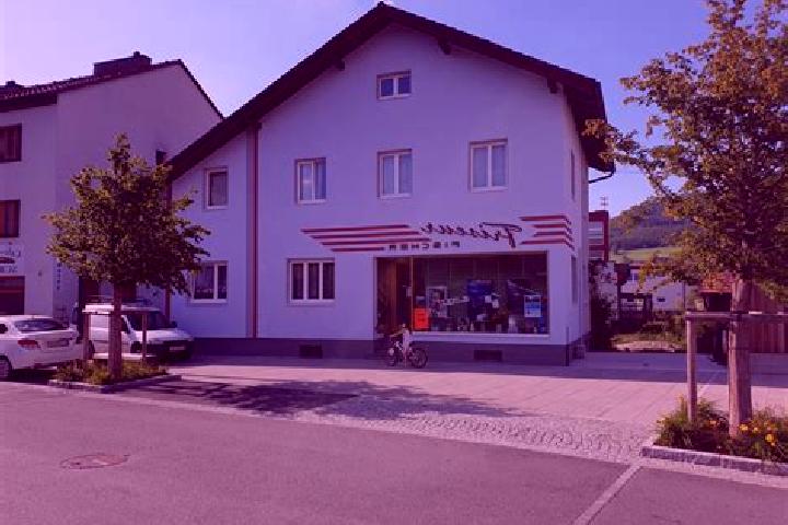 Hazel, 28 — Escort in Kleinzell, Austria