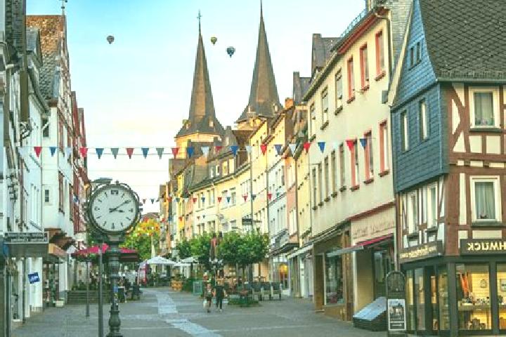 Hazel, 28 — Escort in Montabaur, Germany