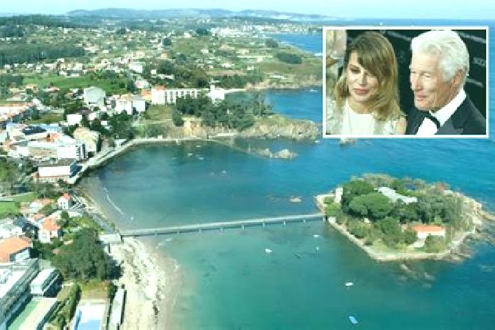 Hazel, 28 — Escort in Oleiros, Spain