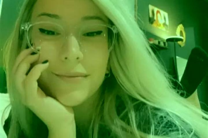 Hazel, 29, a blonde grey-eyed latina companion based in Jelenia Gora. Offering GFE, Massage, Fetish. Available for incall and outcall, day and evening dates.