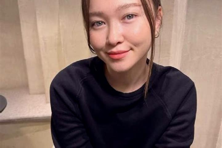Hazel, 29, a chestnut blue-eyed asian companion based in Mejiro. Offering Duos, OWO, Deep French Kissing, BDSM, Dinner Date. Available for incall and outcall...