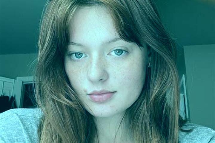 Hazel, 29, a red brown-eyed mediterranean companion based in Costa da Caparica. Offering Domination, OWO. Available for incall and outcall, day and evening d...
