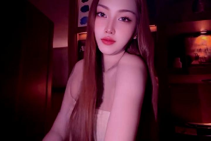 Hazel, 29 — Escort in Jajar, Indonesia