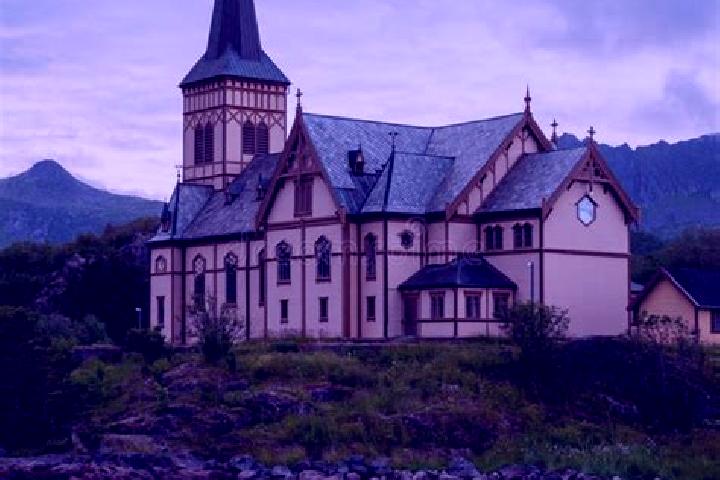 Hazel, 29 — Escort in Kabelvag, Norway