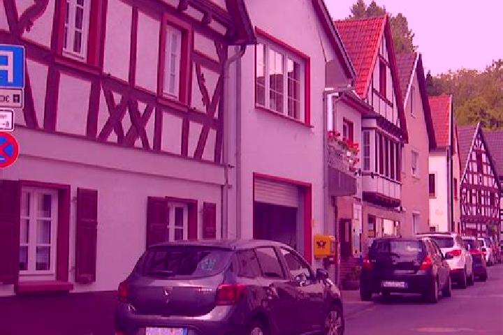 Hazel, 29 — Escort in Leubsdorf, Germany