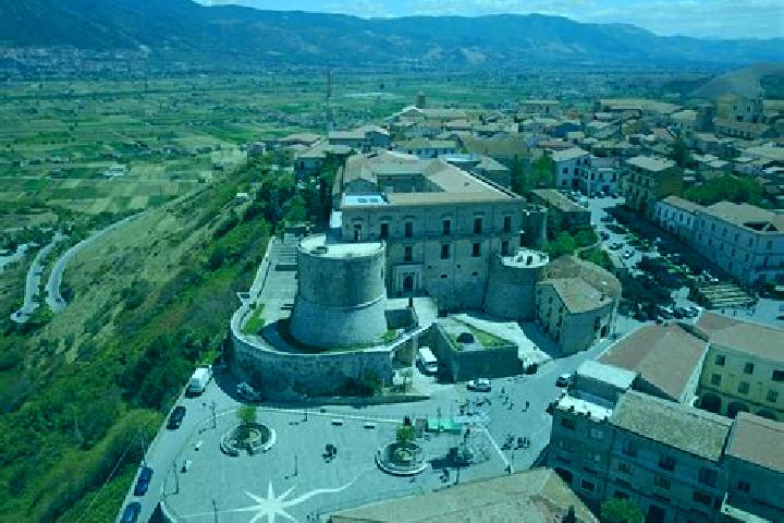 Hazel, 29 — Escort in Teggiano-Macchiaroli, Italy