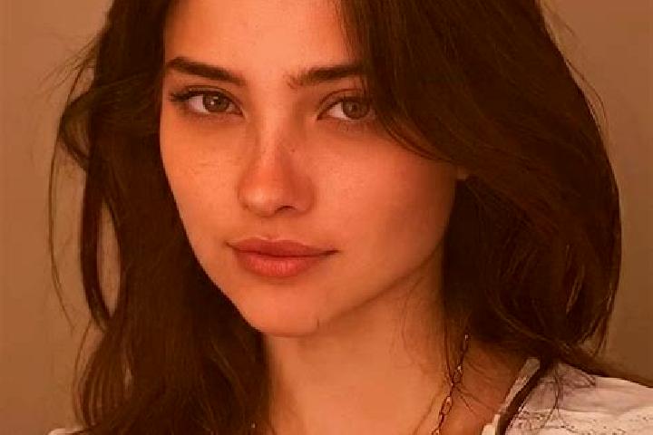 Hazel, 30, a black brown-eyed indian companion based in Courriere. Offering Roleplay, Fetish, CIM, BDSM. Available for incall and outcall, day and evening da...