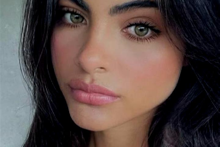 Hazel, 30, a brunette dark-eyed middle eastern companion based in Ama. Offering Travel Companion, Tantra, Roleplay, Striptease, 69. Available for incall and ...