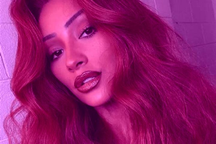 Hazel, 31, a auburn dark-eyed latina companion based in Bressolles. Offering Massage, Roleplay, Dinner Date, Fetish. Available for incall and outcall, overni...