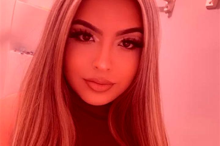 Hazel, 31, a blonde amber-eyed latina companion based in Bofeng. Offering Erotic Massage, Couples, Fetish. Available for incall and outcall, overnight bookin...
