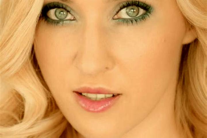 Hazel, 31, a blonde green-eyed slavic companion based in Cosnes. Offering Party Girl, CIM, BDSM, A-Level. Available for incall and outcall, overnight booking...