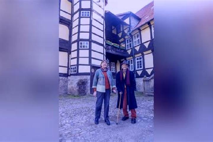 Hazel, 31 — Escort in Alt Wallmoden, Germany