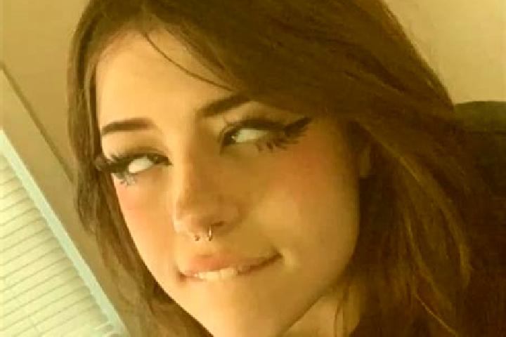 Hazel, 32, a black grey-eyed mixed companion based in Maghull. Offering Overnight, OWO. Available for incall and outcall, day and evening dates.