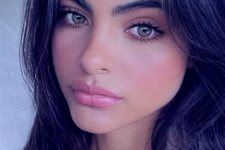 Hazel, 32, a brunette green-eyed latina companion based in Wiedergeltingen. Offering Girlfriend Experience, Striptease. Available for incall and outcall, day...