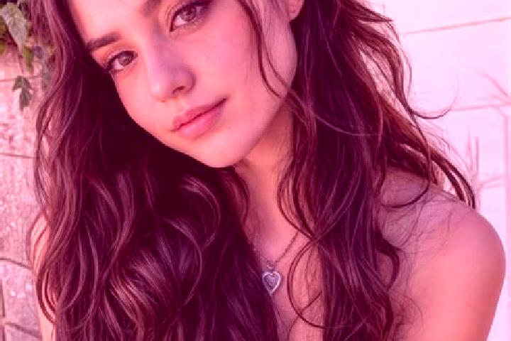Hazel, 32, a red hazel-eyed middle eastern companion based in Jolanda di Savoia. Offering GFE, Party Girl, OWO. Available for incall and outcall, overnight b...