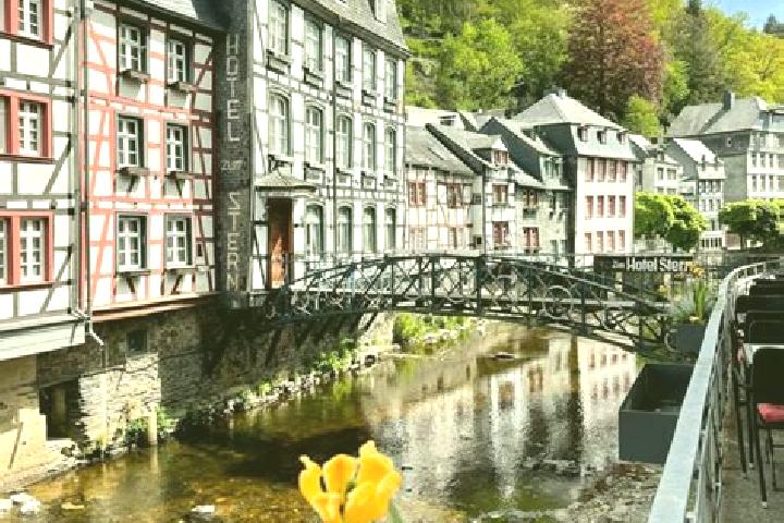 Hazel, 32 — Escort in Bodenbach, Germany