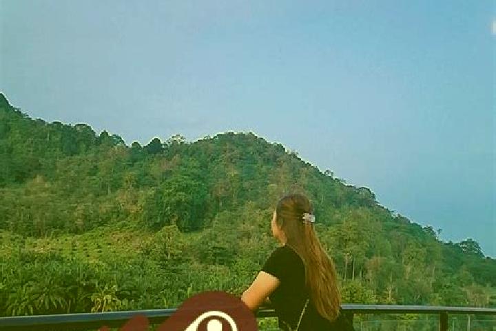 Hazel, 32 — Escort in Padangulaktanding, Indonesia
