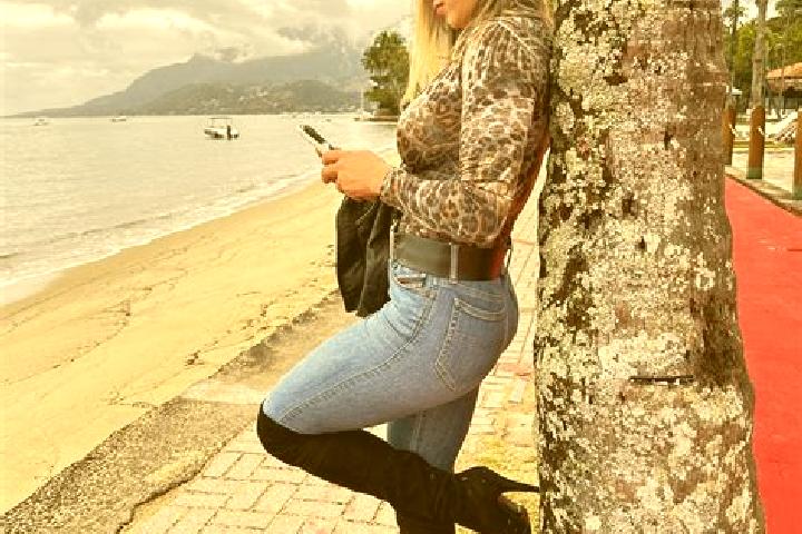 Hazel, 32 — Escort in Roca Sales, Brazil