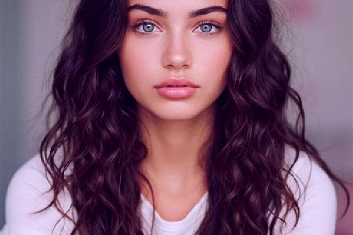 Hazel, 33, a brunette green-eyed mediterranean companion based in Pungo a Ndongo. Offering BDSM, Deep French Kissing, Roleplay, Domination, Couples. Availabl...