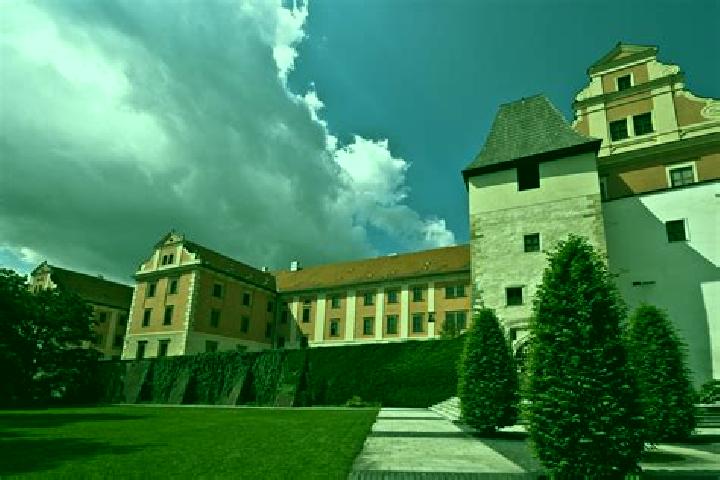 Hazel, 33, a platinum blonde blue-eyed slavic companion based in Mahaicony Village. Offering Domination, Massage, Couples, Deep French Kissing, Party Girl. A...