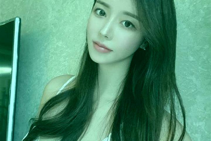 Hazel, 33 — Escort in Gaotan, China