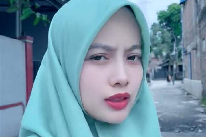 Hazel, 33 — Escort in Januti, Indonesia