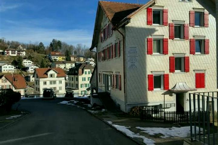Hazel, 33 — Escort in Sankt Peterzell, Switzerland