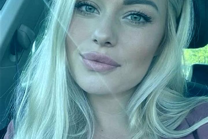 Hazel, 34, a blonde hazel-eyed latina companion based in Ottawa. Offering A-Level, Massage, Dinner Date, CIM, Travel Companion. Available for incall and outc...