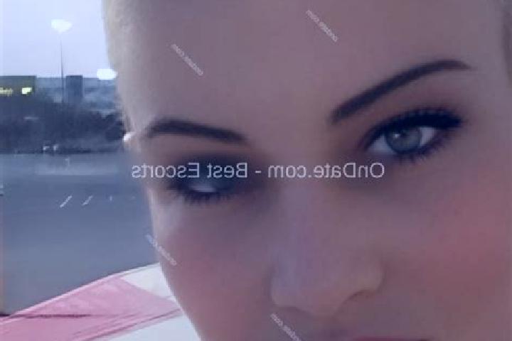 Hazel, 34 — Escort in Becvary, Czech Republic