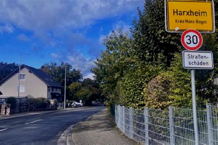 Hazel, 34 — Escort in Harxheim, Germany