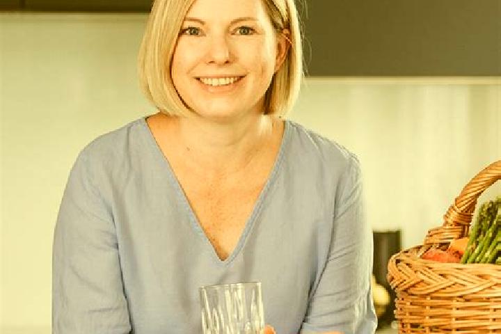 Hazel, 34 — Escort in Saubach, Germany