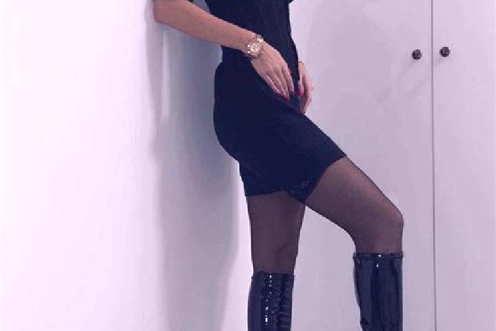 Hazel, 35, a black brown-eyed european companion based in Houba. Offering OWO, Tantra, BDSM, A-Level. Available for incall and outcall, overnight bookings av...