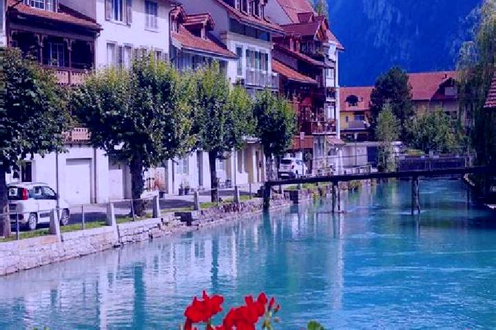 Hazel, 35 — Escort in Altlandenberg, Switzerland
