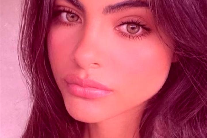 Hazel, 36, a brunette dark-eyed mediterranean companion based in Higuera de Arjona. Offering A-Level, Party Girl. Available for incall and outcall, day and e...