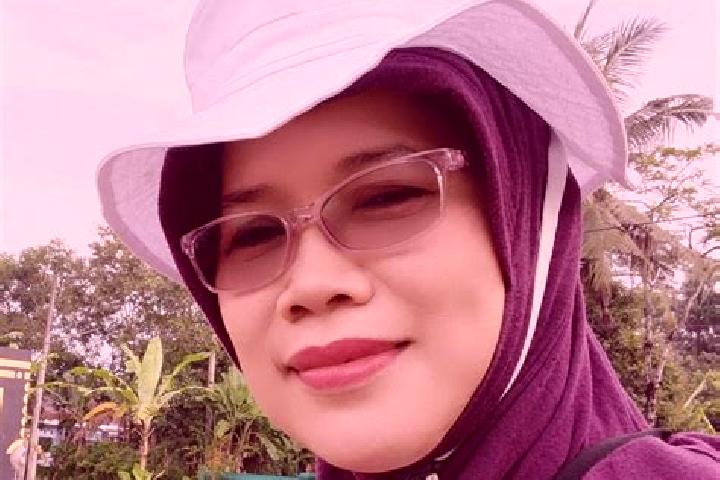 Hazel, 36 — Escort in Karangmangu, Indonesia