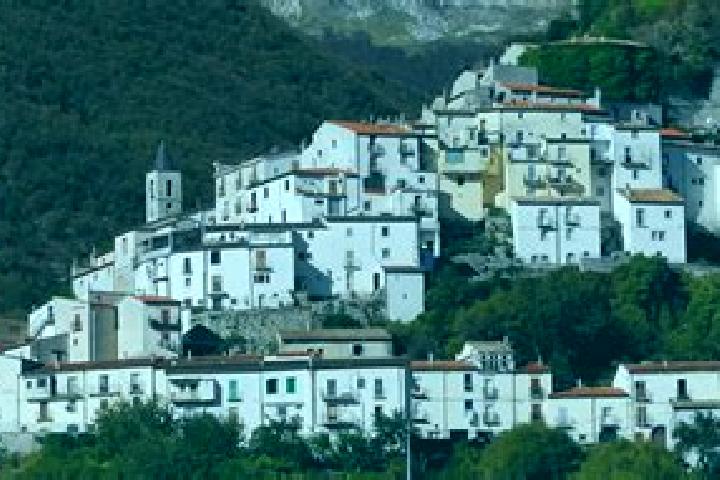 Hazel, 36 — Escort in Pizzone, Italy