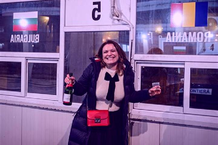 Hazel, 36 — Escort in Sard, Romania