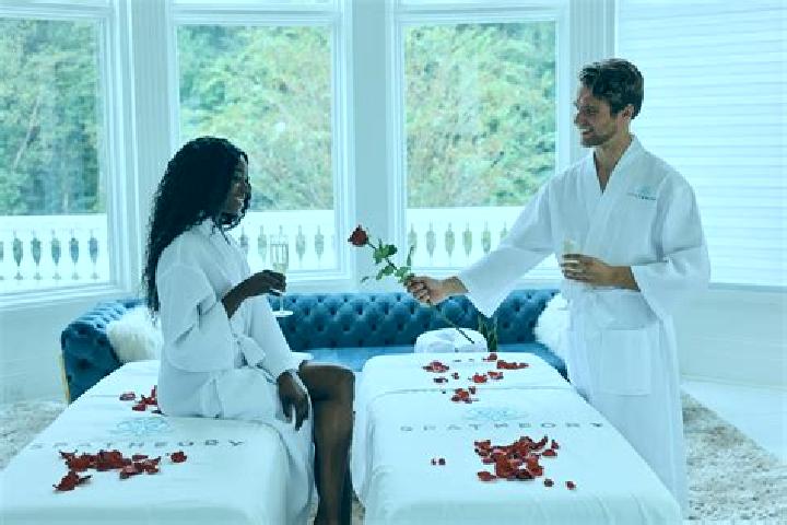Hazel, 37, a red dark-eyed middle eastern companion based in Les Bulles. Offering Girlfriend Experience, Couples, Massage, OWO. Available for incall and outc...