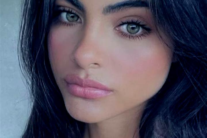 Hazel, 37, a red green-eyed indian companion based in Hulinjia. Offering GFE, Domination, Prostate Massage, Massage. Available for incall and outcall, day an...