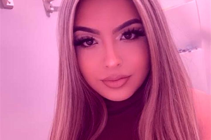 Hazel, 38, a blonde grey-eyed latina companion based in Berga. Offering Travel Companion, Dinner Date, 69. Available for incall and outcall, overnight bookin...