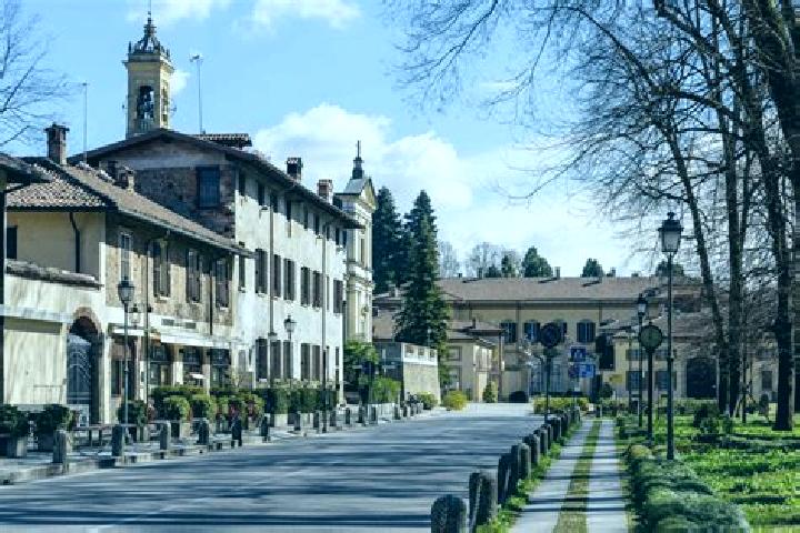 Hazel, 38 — Escort in Triuggio, Italy