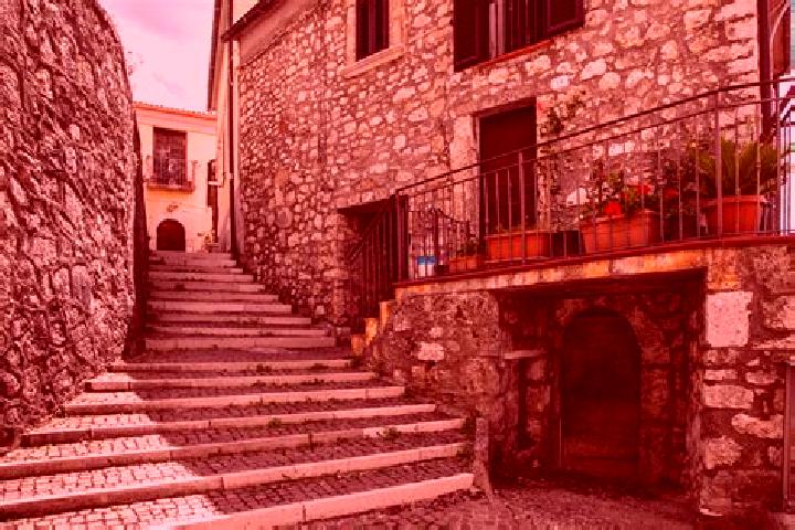 Hazel, 39 — Escort in Cerro al Volturno, Italy